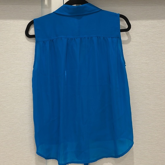 TURQUOISE BLUE BLOUSE! Button down and tie knot front! - Picture 8 of 12